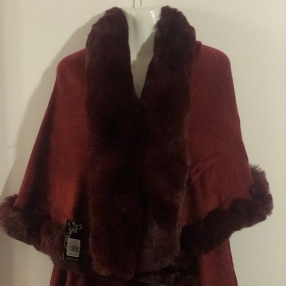 COPY - FAUX FUR TRIM KNITTED PONCHO - Picture 1 of 11